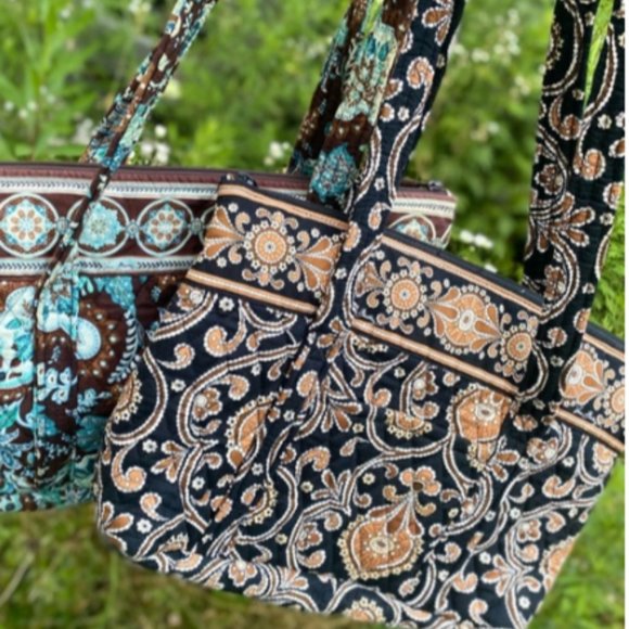 VERA BRADLEY Iconic Medium-sized Shoulder Tote